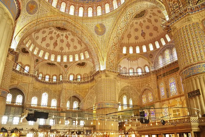 Blue Mosque interior domes and İznik tiles